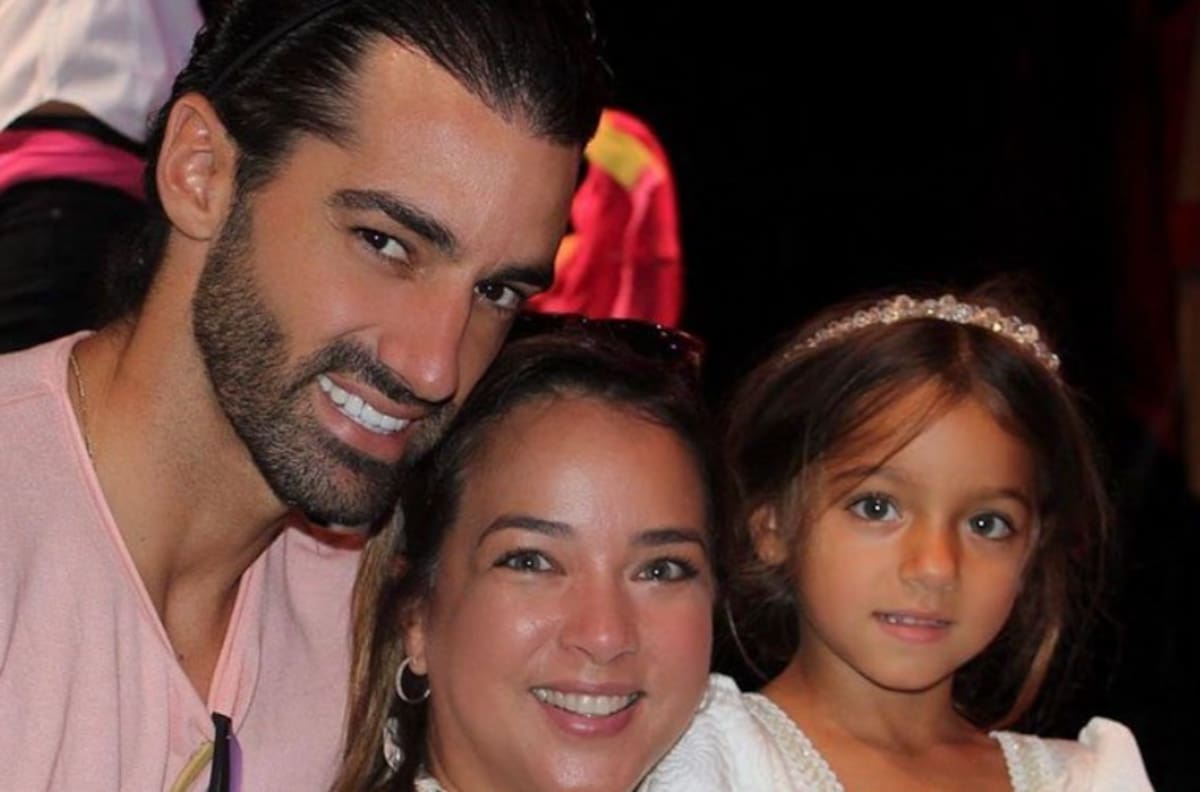 El instante en familia de Toni Costa y Adamari López con su hija Alaïa