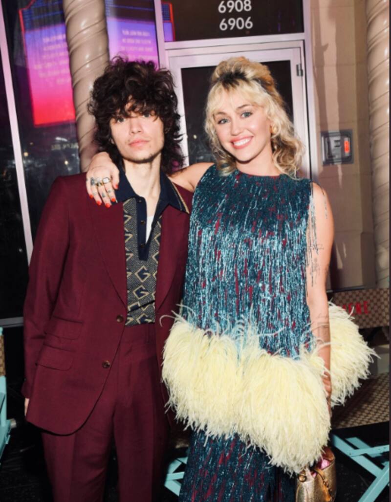 Miley Cyrus y Maxx Morando captados en pleno romance - Créditos: TWITTER