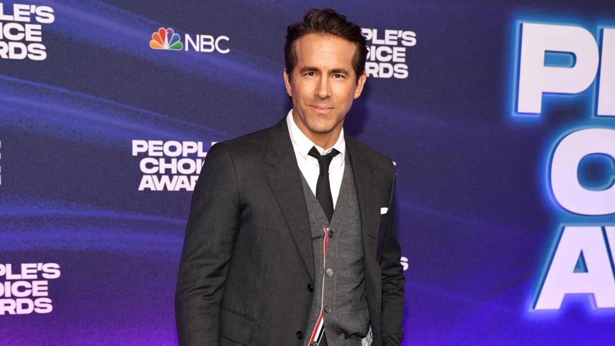 Ryan Reynolds agradece con emotivo discurso su premio como icono en los People’s Choice Awards