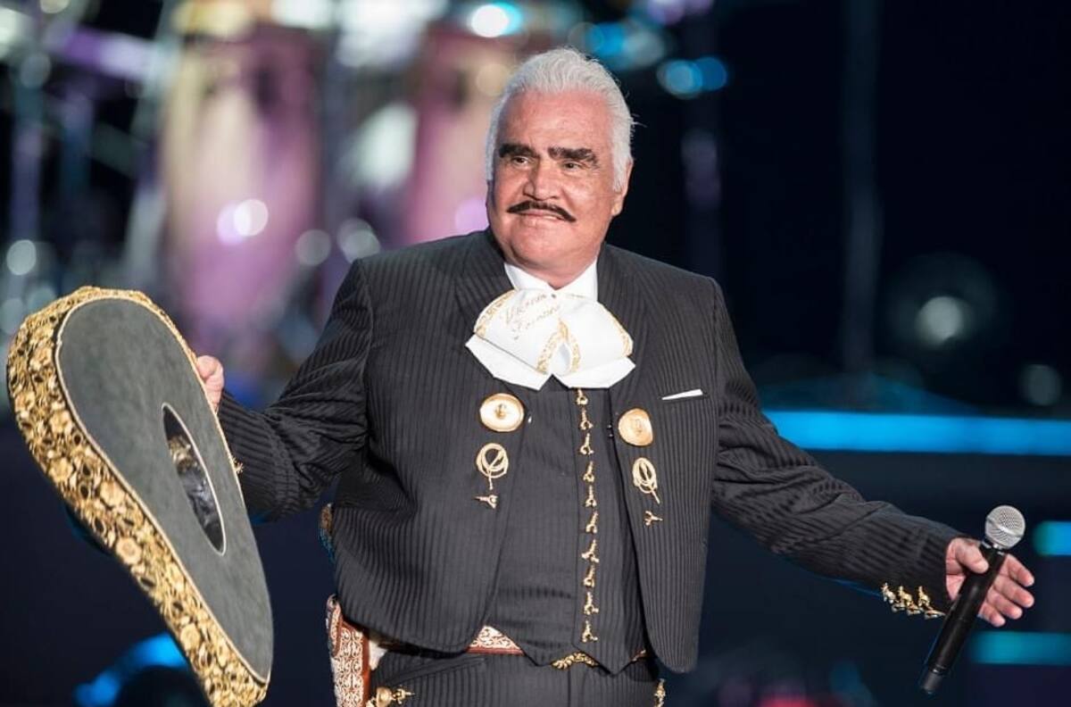 Mira cómo se ve la estatua que Vicente Fernández mandó a hacer para su rancho