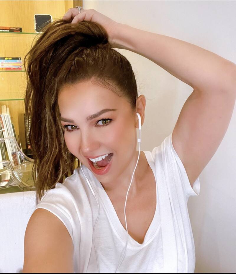 Thalía encontró un tiburón en la playa. Así fue el momento. - Créditos: Instagram