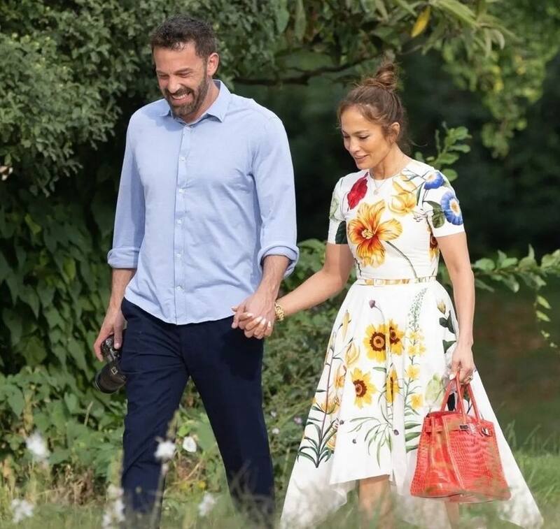 La mansión de Affleck tiene dos pisos, cuatro dormitorios, cinco baños y una terraza con vista al río. - Créditos: Instagram