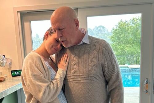 Demi Moore revela las fotos del íntimo festejo de Bruce Willis con su familia