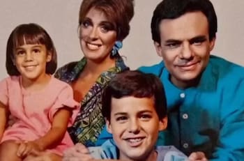 José José tendría gran fiesta de cumpleaños en el jardín de su casa, así lo cuenta Anel Noreña