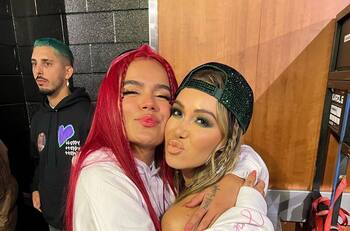 Chiquis sorprende con figura más delineada en concierto de Karol G