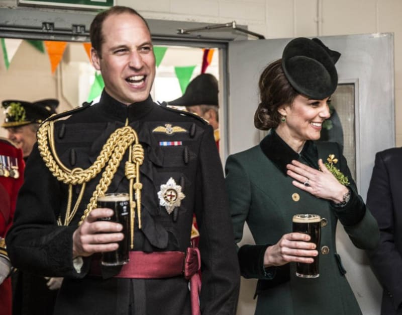 Kate Middleton y su costoso abrigo en el Día de San Patricio - Créditos: TWITTER