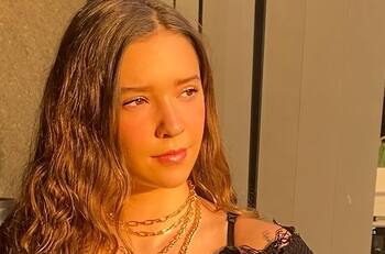 De tal palo tal astilla, Mía Rubín debuta con 'Flecha'