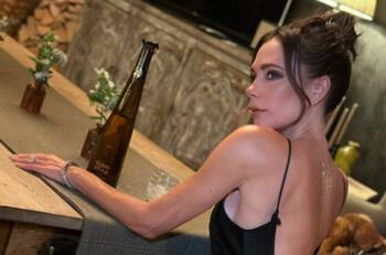 Victoria Beckham presume sus envidiables y tonificados músculos