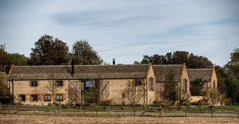 El motivo por el que David y Victoria Beckham van a renunciar a su casa de ensueño - Créditos: Daily Mail