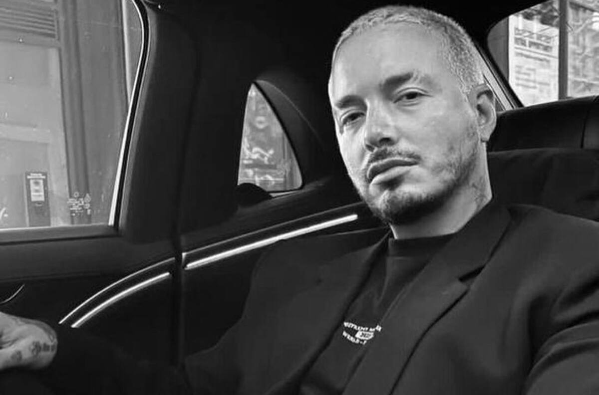 J Balvin se disculpa, hasta con su mamá, por su controversial videoclip 'Perra'