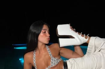 Dua Lipa luce atrevidos y auténticos outfits para continuar con la celebración de su cumpleaños