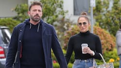 Ben Affleck tiene cara de 'miserable' mientras hace una caminata con JLo y toman café