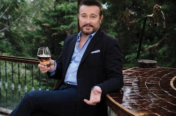 Arturo Peniche se aferró a su matrimonio y tras complicados meses logró salvarlo