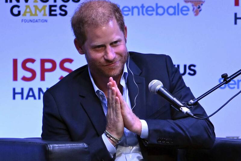 El príncipe Harry disfrutó durante toda la conferencia en la que participó en Tokio.