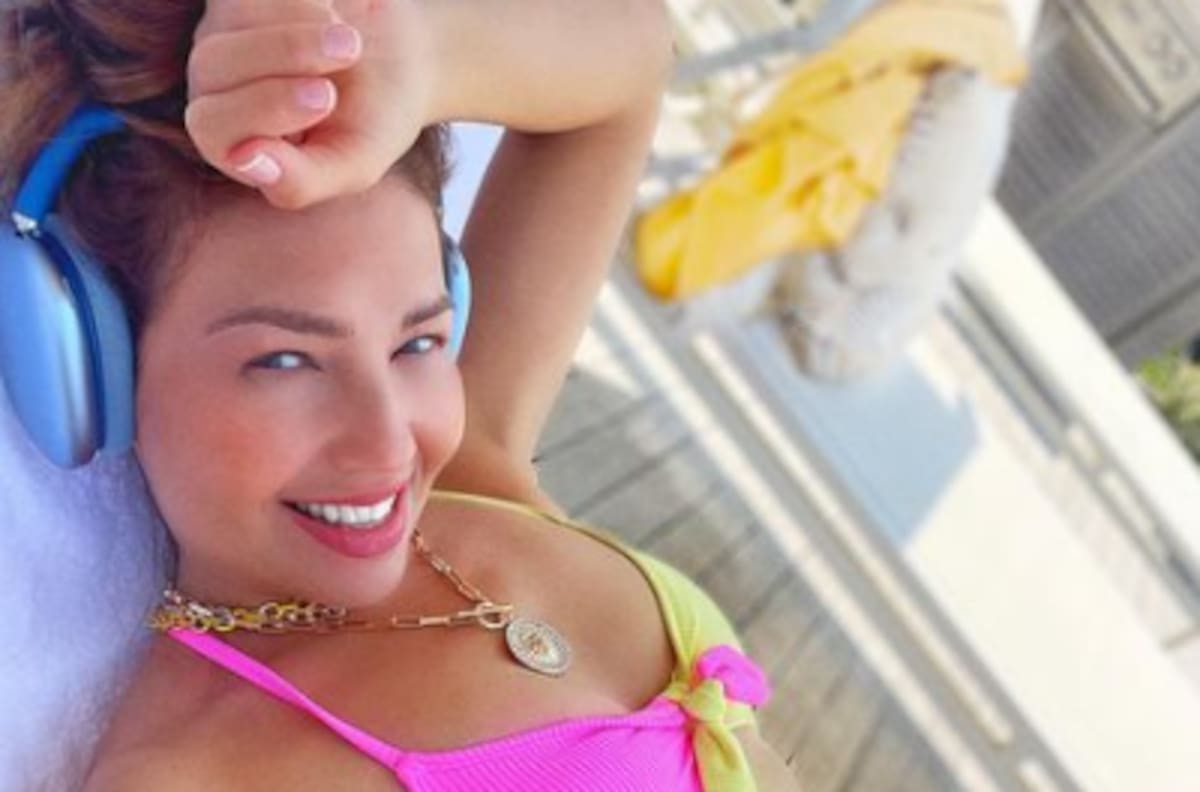 Thalía recuerda a Olivia Newton-John con emotivo video