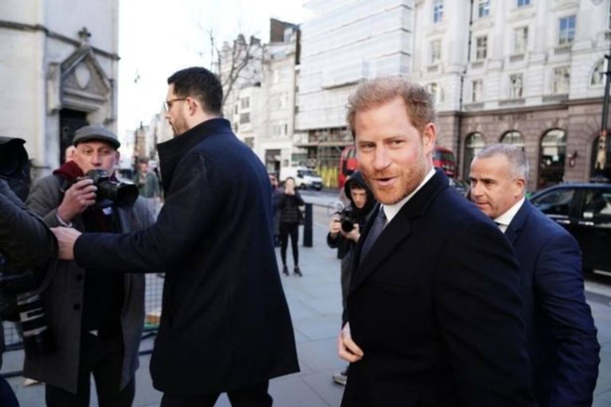El príncipe Harry regresará a la corte de Londres después de un mes.