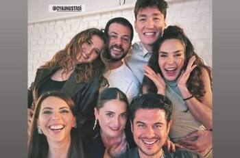 Protagonista de Hercai festeja cumpleaños junto a gigantesco novio
