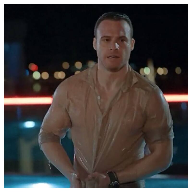 Kerem Bürsin reapareció en las pantallas turcas con la serie Ya Çok Seversen (Te amo mucho), estrenada este jueves.