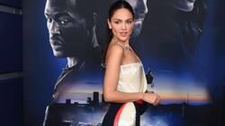 Eiza González modela con un collar de serpiente al estilo María Félix