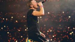 Chris Martin diagnosticado con “grave infección pulmonar”