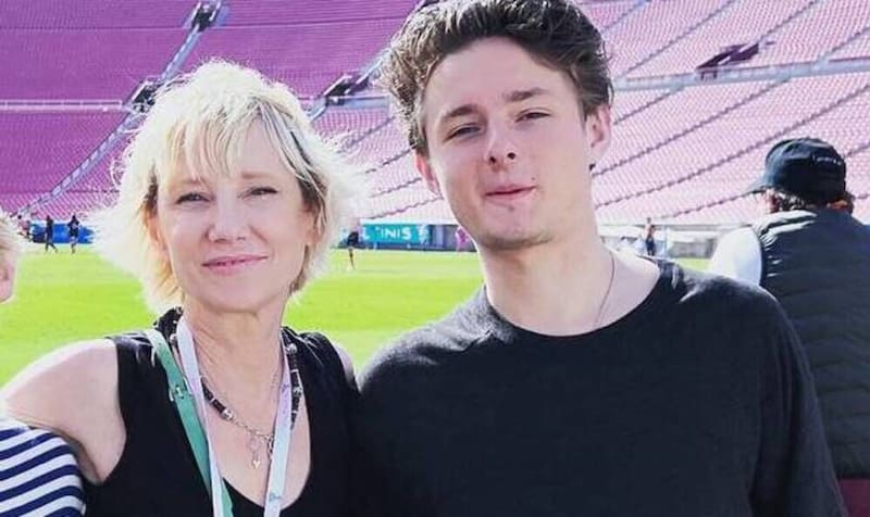 Hijo de Anne Heche mantiene fuerte disputa con una ex pareja de su madre por herencia de la actriz - Créditos: Instagram