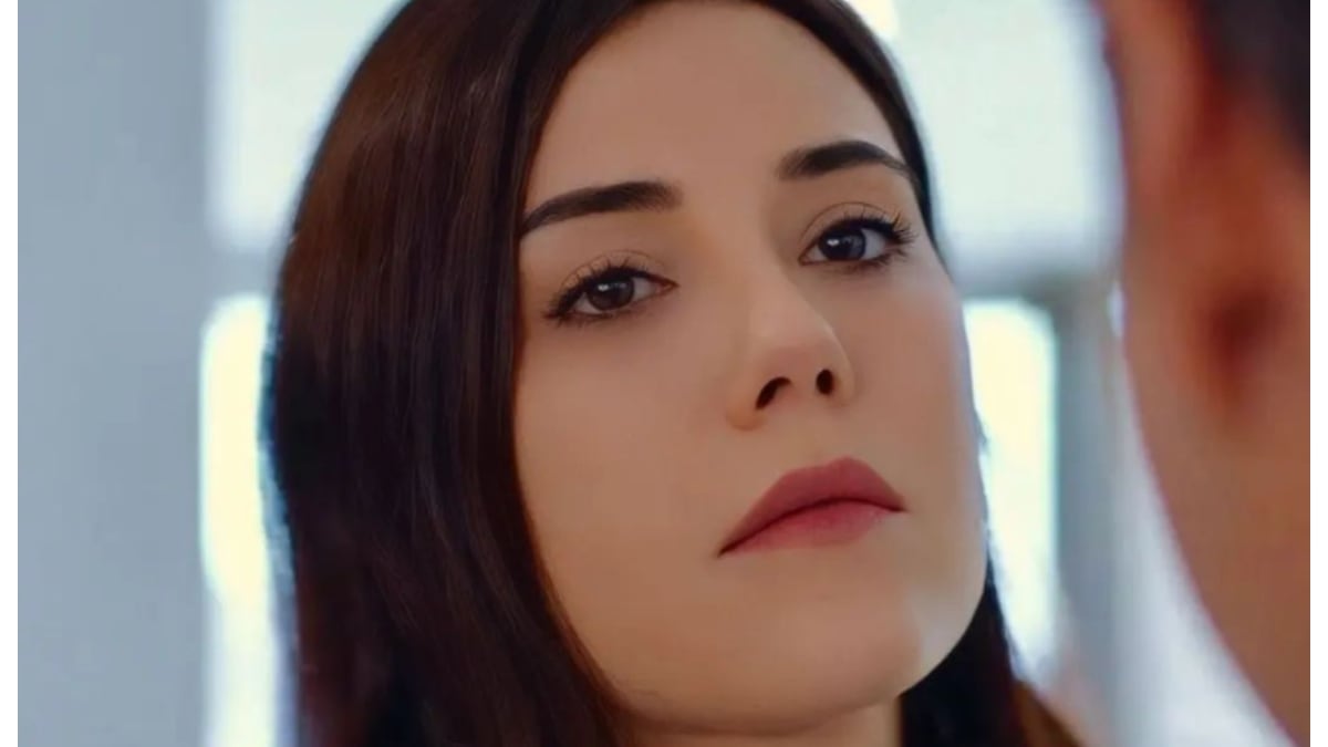 La protagonista de Infiel concurrió con su amiga Selma Ergeç a ver el show de Murat Evgin.