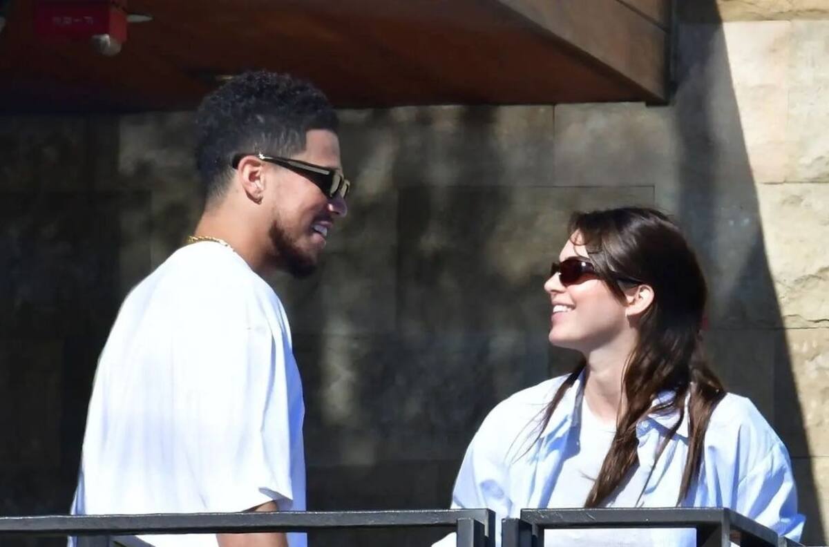 Kendall Jenner y Devin Booker son captados en actitud romántica en Malibú