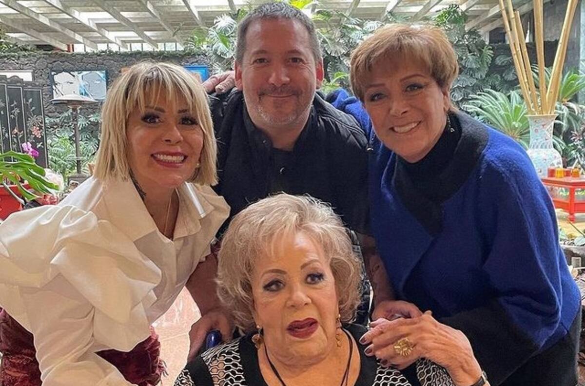 La familia Pinal festeja Navidad a pesar de que Silvia Pinal sigue hospitalizada