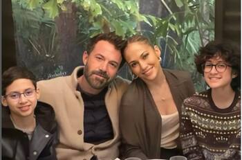 Ben Affleck se llevó JLo y a sus hijos a una cena familiar lejos de Los Ángeles