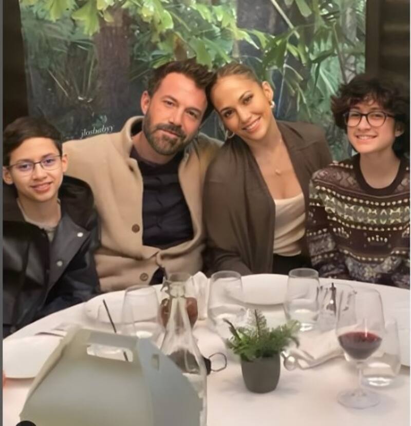 Ben Affleck invitó a su familia a cenar lejos de Los Ángeles - Créditos: Instagram