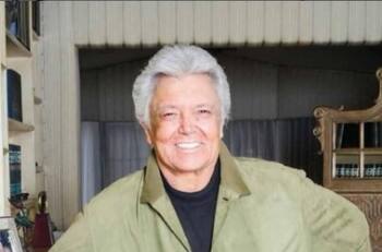 Alberto Vázquez se recupera de Covid-19 y será este artista quien lo reemplace en concierto