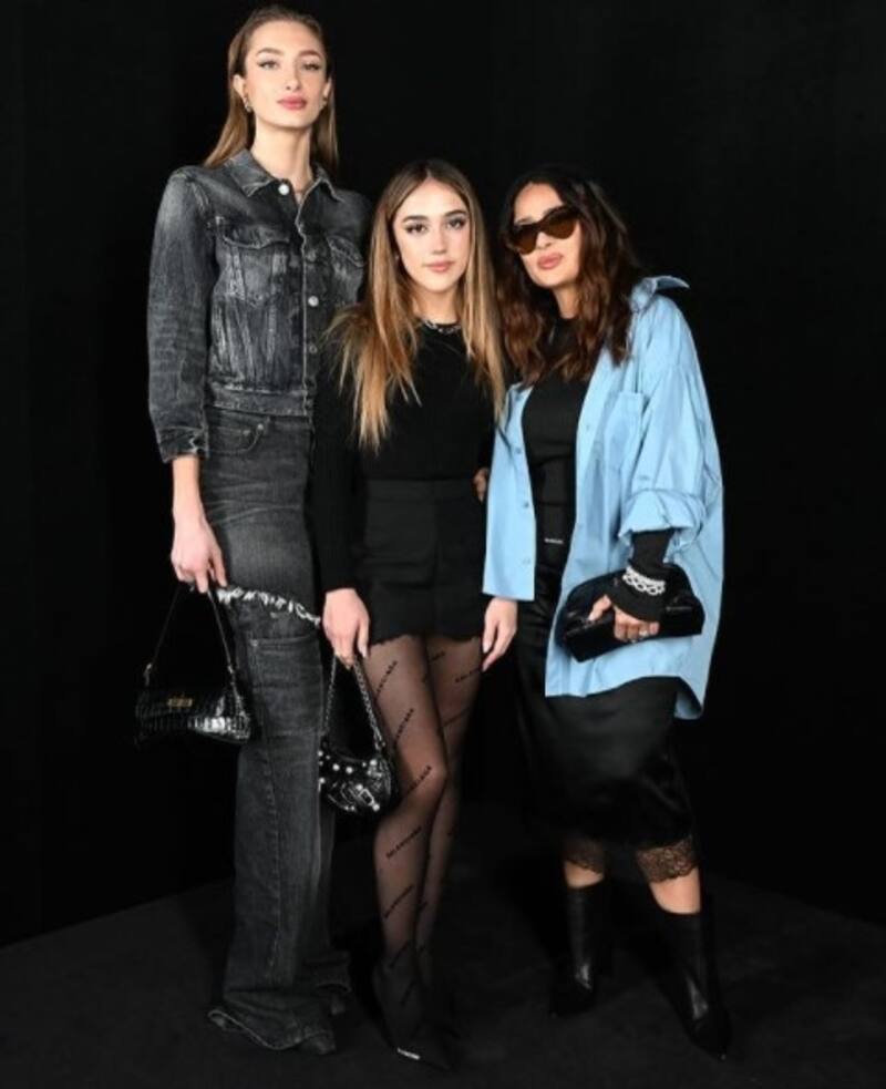 Salma Hayek se luce con su hija e hijastra en París - Créditos: Instagram