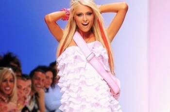 Paris Hilton recurre a videntes para recuperar a su mascota perdida