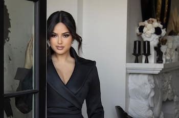 Ex Miss Universo Haarnaz Sandhu pone su belleza al servicio de una campaña impactante