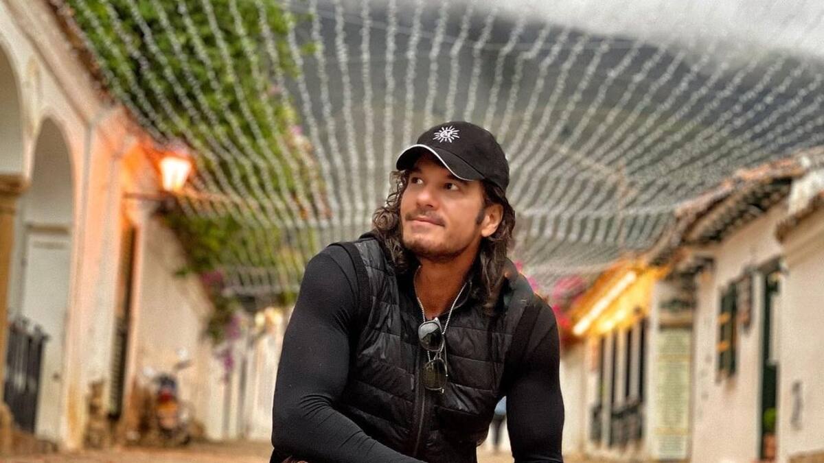 El actor Mario Cimarro revela foto inédita de su hija recién nacida