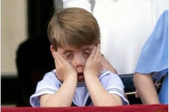 El Príncipe Louis le complica la vida al fotógrafo real