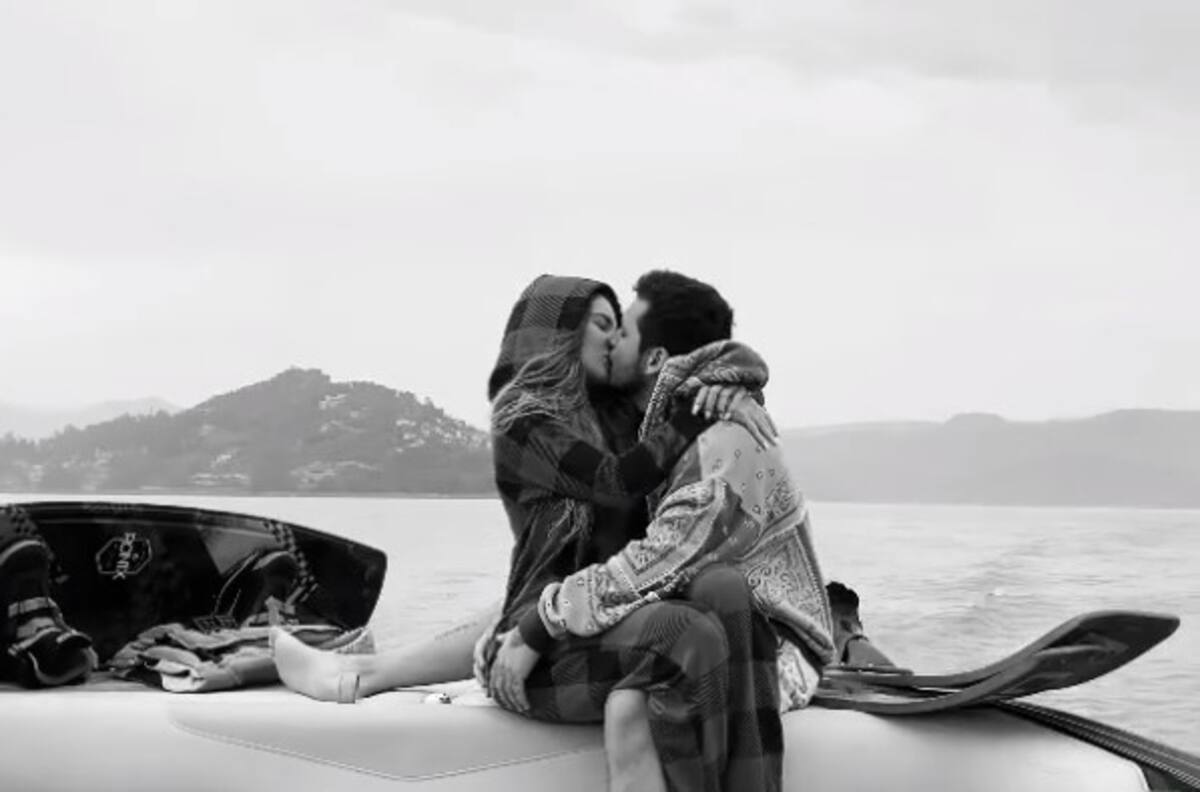 Fans les piden un autógrafo a Christian Nodal y Belinda y así reaccionó la pareja