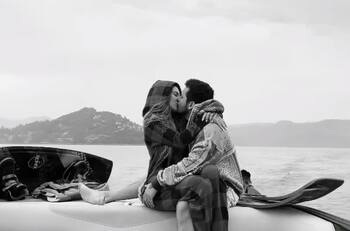 Fans les piden un autógrafo a Christian Nodal y Belinda y así reaccionó la pareja