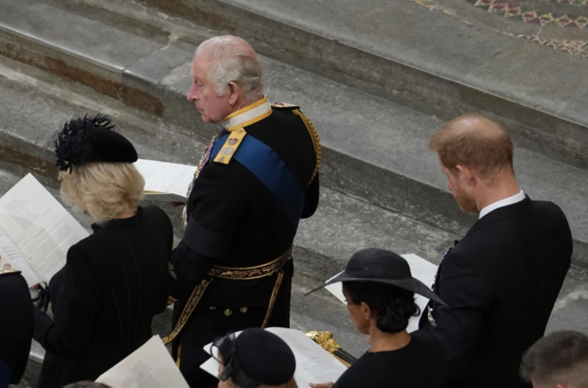 La posición de Harry y Meghan Markle en el funeral de la reina; el príncipe no vistió de militar