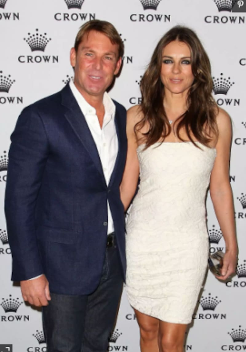 Elizabeth Hurley está destrozada por la muerte de su ex prometido Shane Warne - Créditos: Instagram