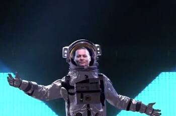 Los extravagantes atuendos en la noche loca de los MTV VMAs 2022