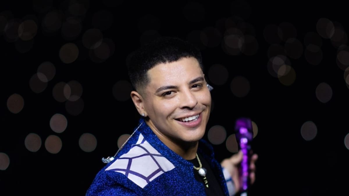Vocalista de Grupo Firme le contesta al “Canelo” por haberlo corrido de los XV años de su hija