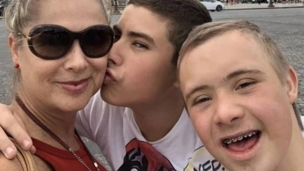 El hijo de Lety Calderón sorprende con su gran voz; le ruegan que se lance como cantante