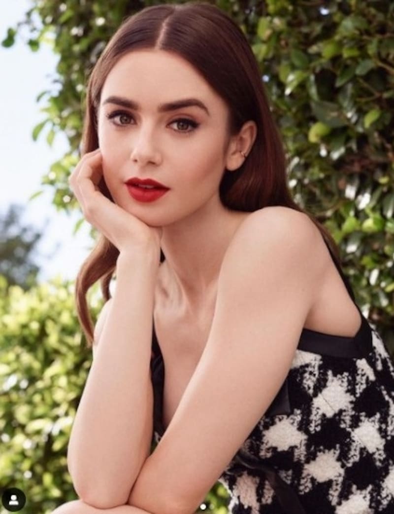 Lily Collins "trató mal" a la princesa Diana - Créditos: Instagram