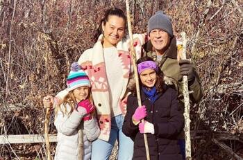 Bruce Willis aparece al lado de su hija menor con un esperanzador mensaje sobre su salud