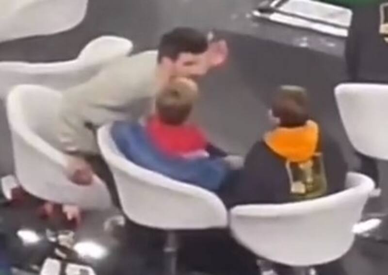 Gerard Piqué es captado reprendiendo a sus hijos en medio de un partido - Créditos: Instagram