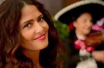 Salma Hayek y Anne Hathaway juntas para una comedia de acción en Netflix