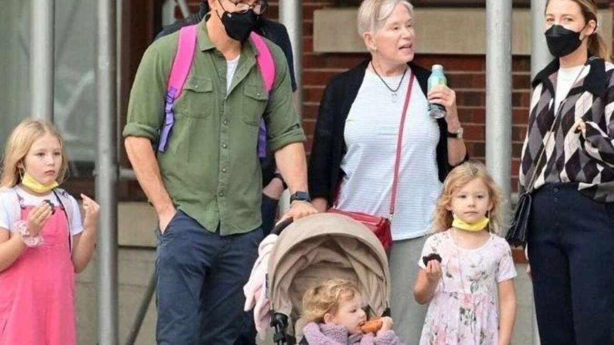 Así se adaptan las hijas de Blake Lively y Ryan Reynolds al nuevo integrante de la familia