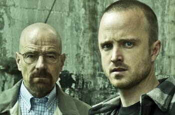 Estrella de 'Breaking Bad' toma radical decisión con su nombre y el de su hijo