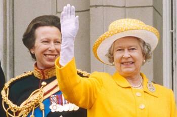 Princesa Ana rompió un importante protocolo para rendir homenaje a la Reina Isabel II